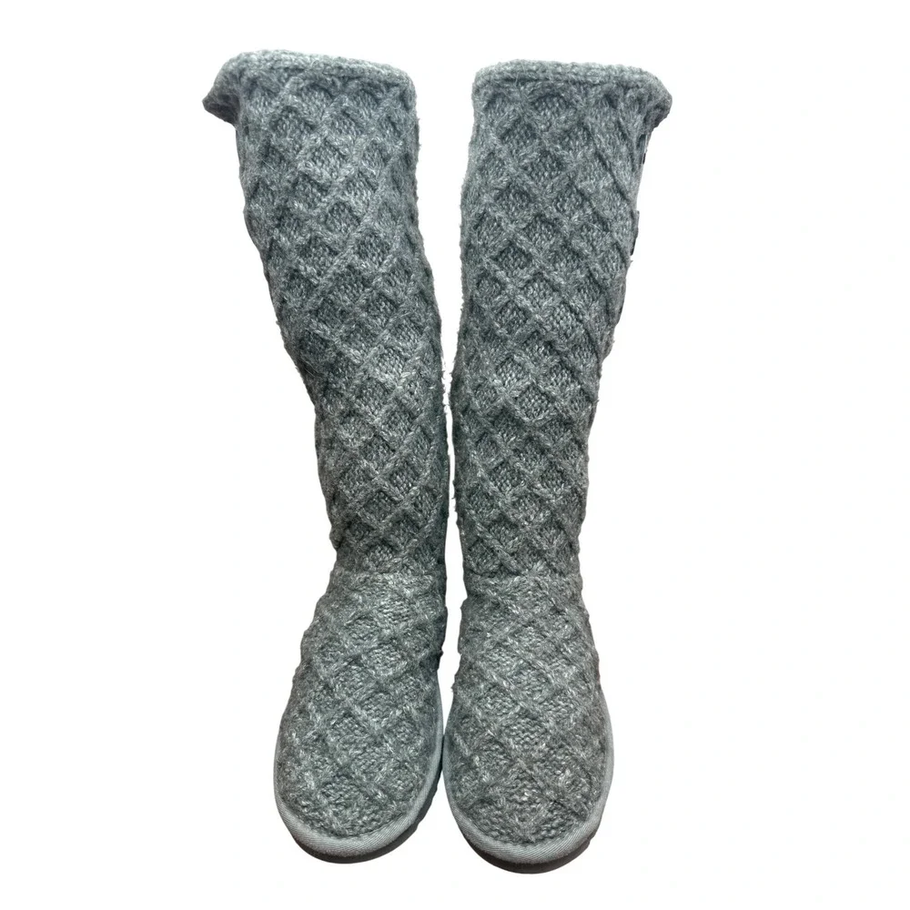 UGG cozy up